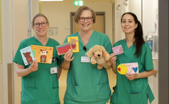 FreiDay-Aktion der 4c: Mutmachkarten für Kinderklinikpatienten